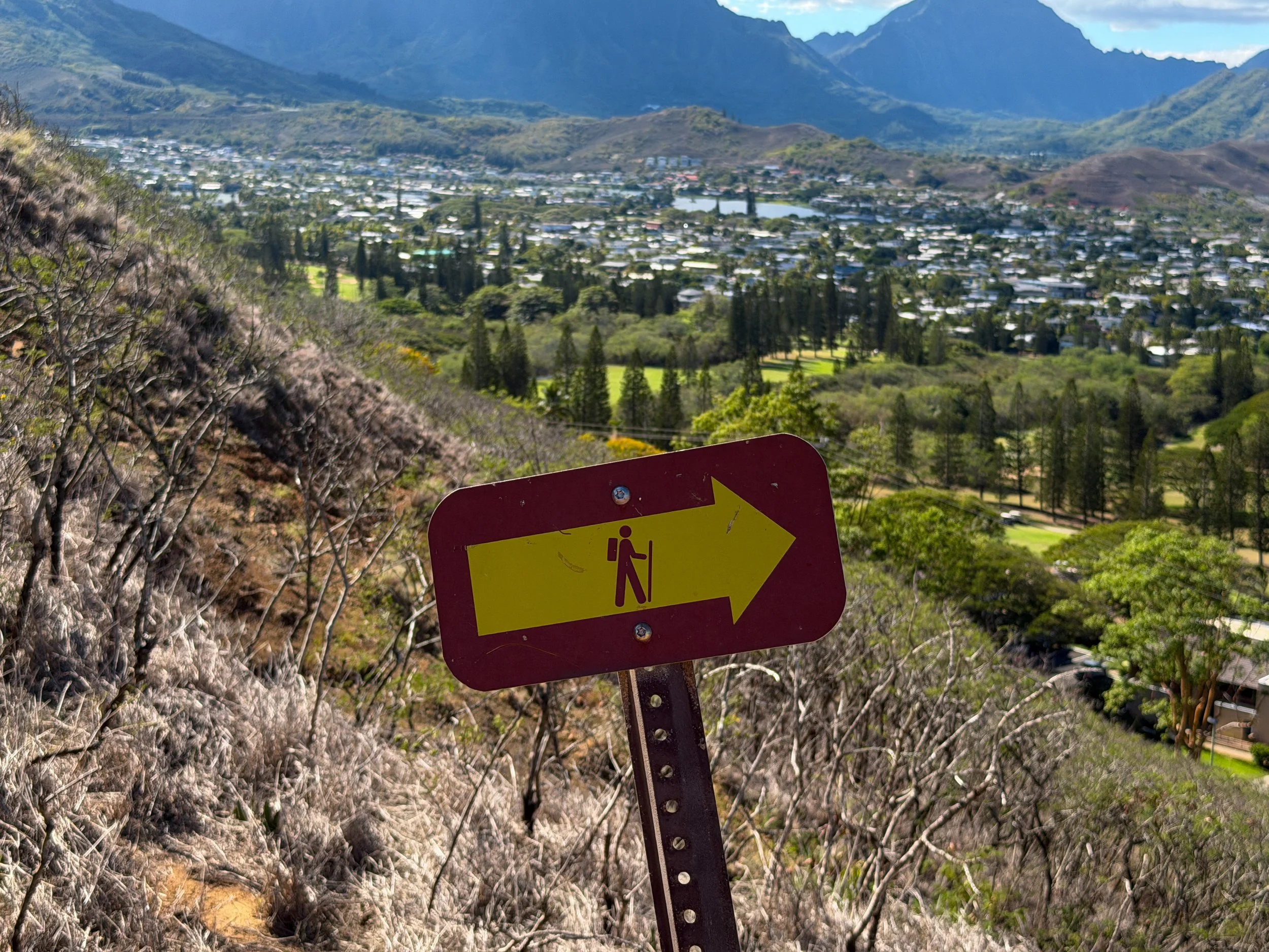 Hiking the Lanikai Pillbox Trail (Kaʻiwa Ridge) on Oʻahu, Hawaiʻi